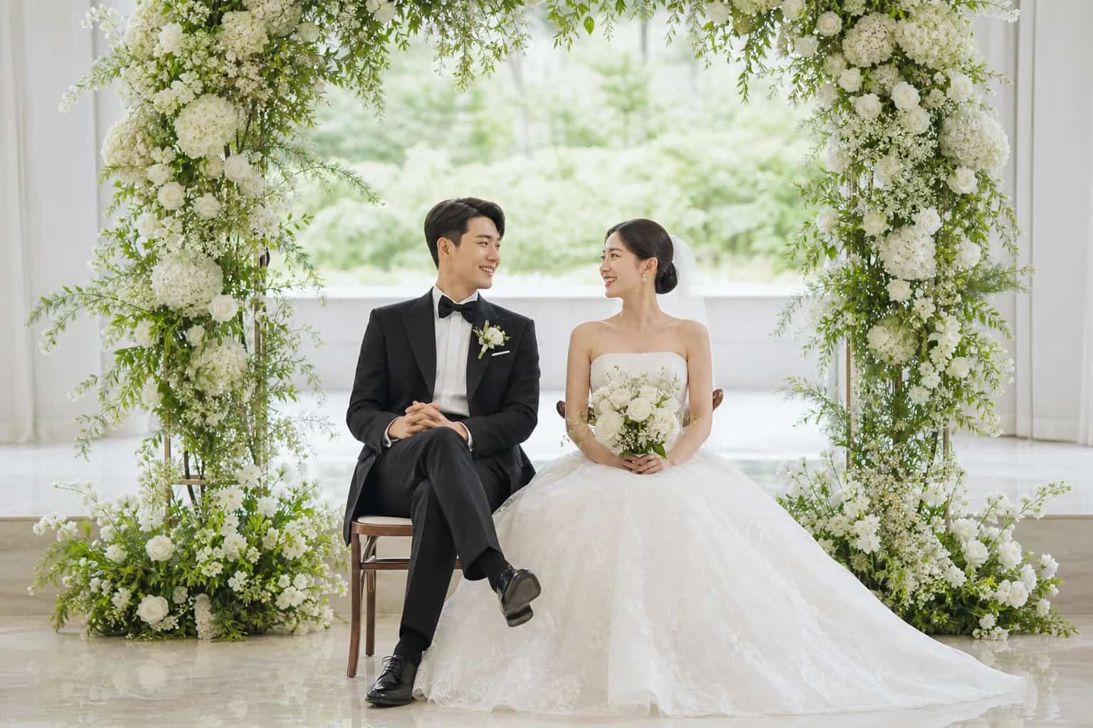 오래 보아도 단정한 정석 수집가 — 웨딩사진 4